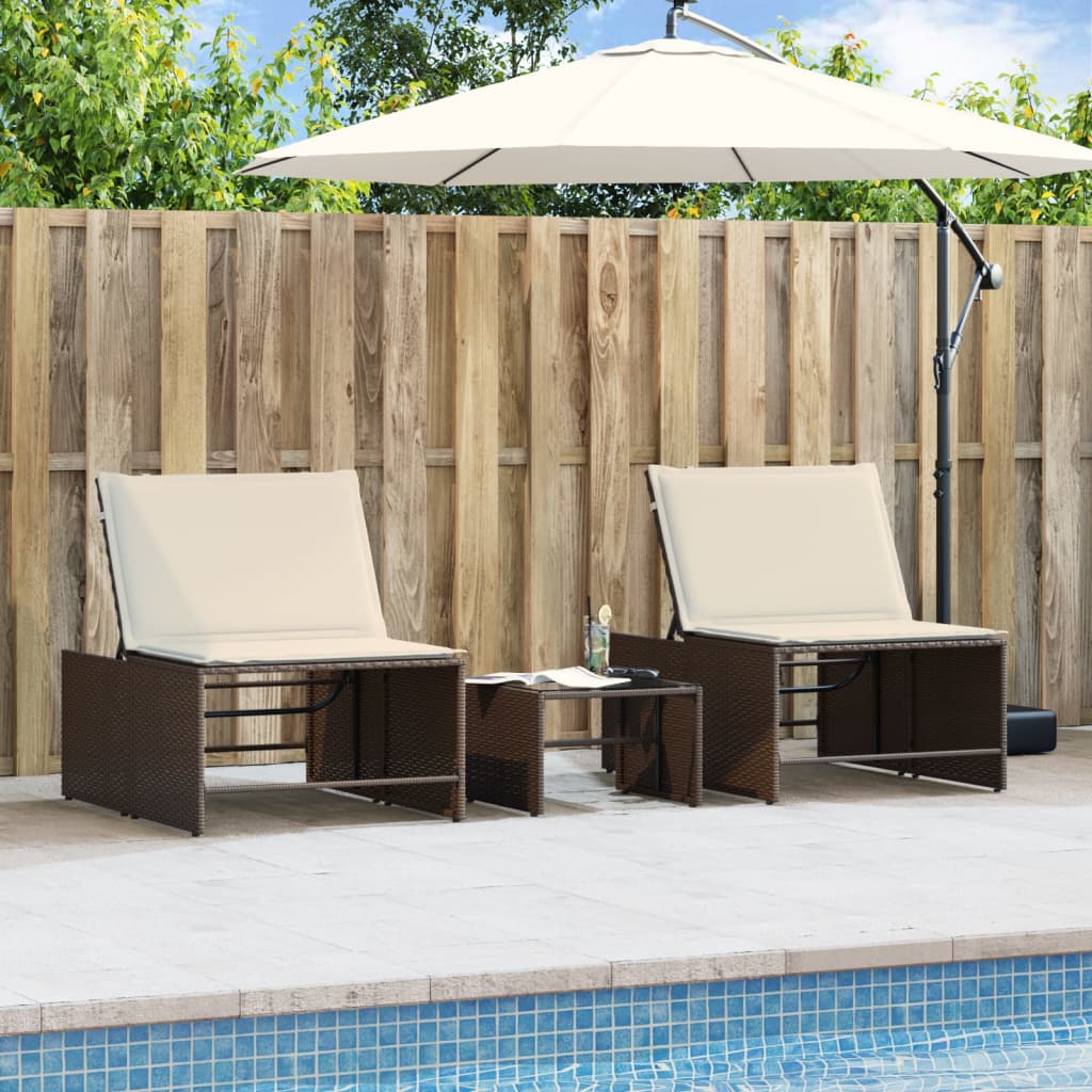 vidaXL Sonnenliegen 2 Stk. mit Tisch Braun Poly Rattan